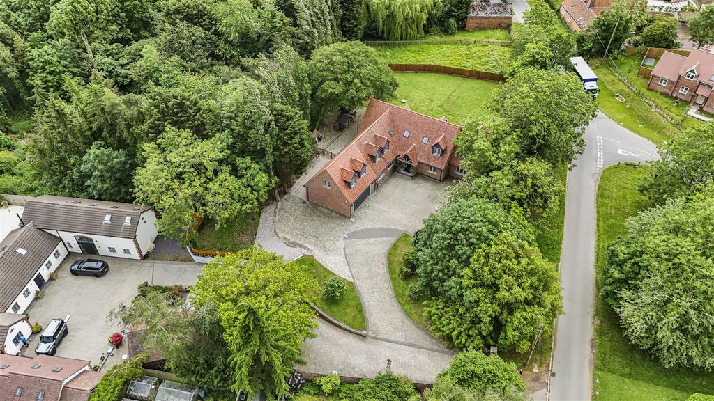 Property photo 2 of 47 2