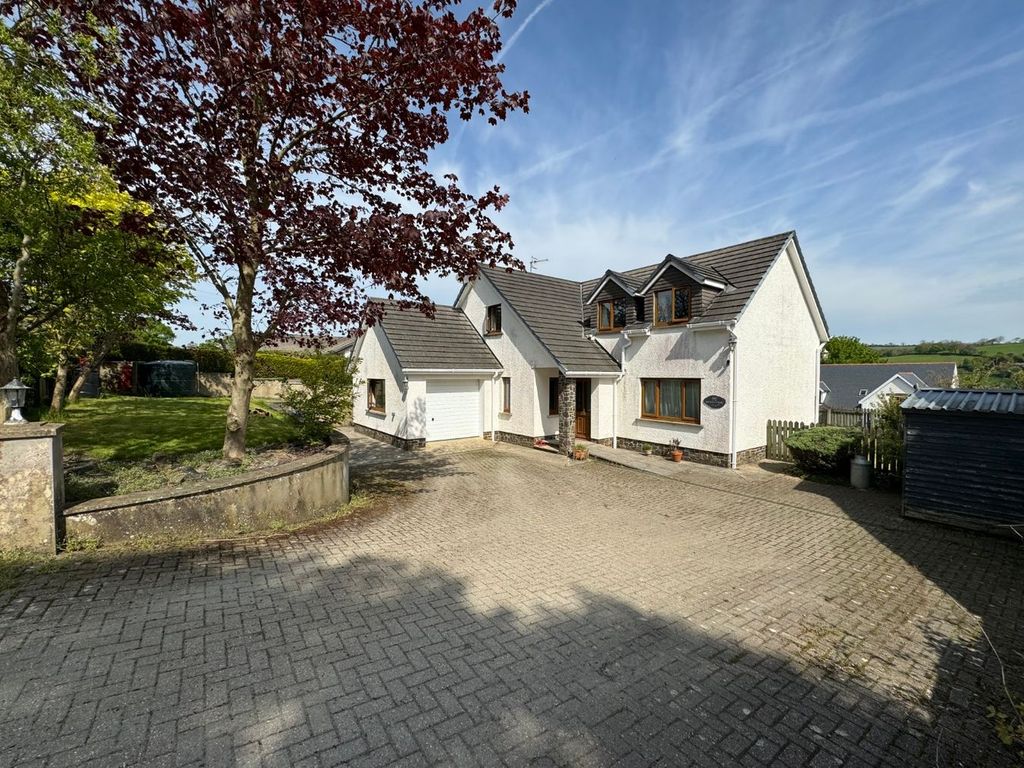 Property photo 2 of 35
