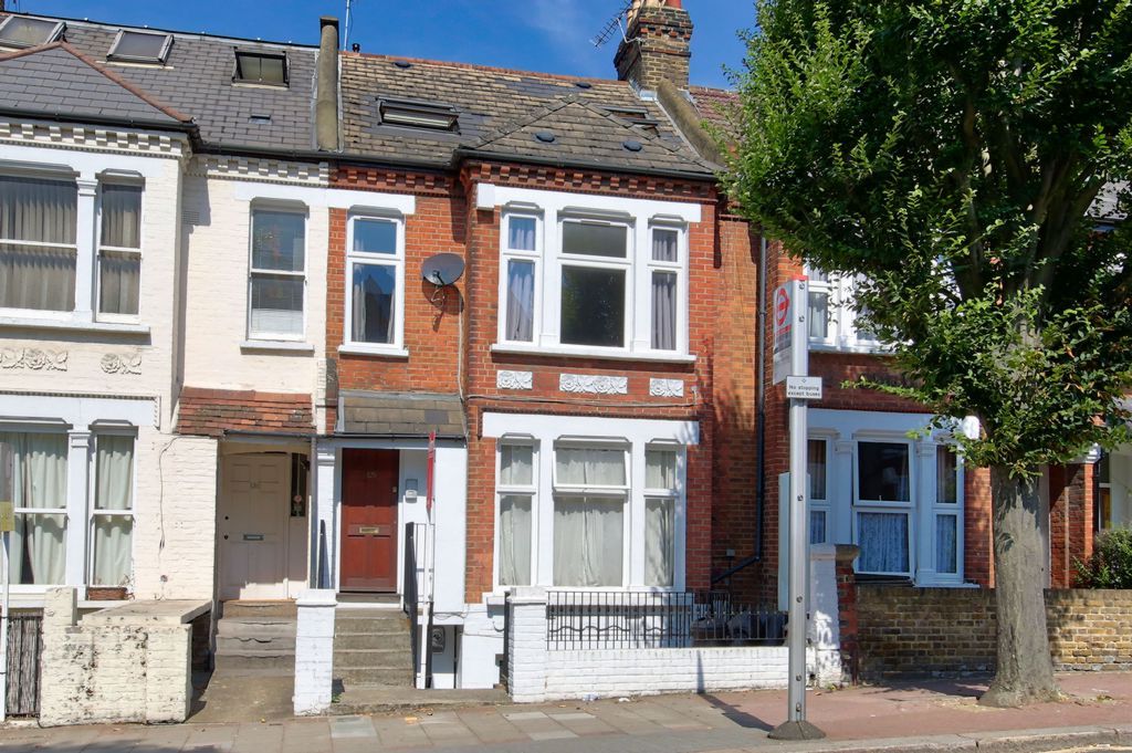 Property photo 3 of 7 Photo 4