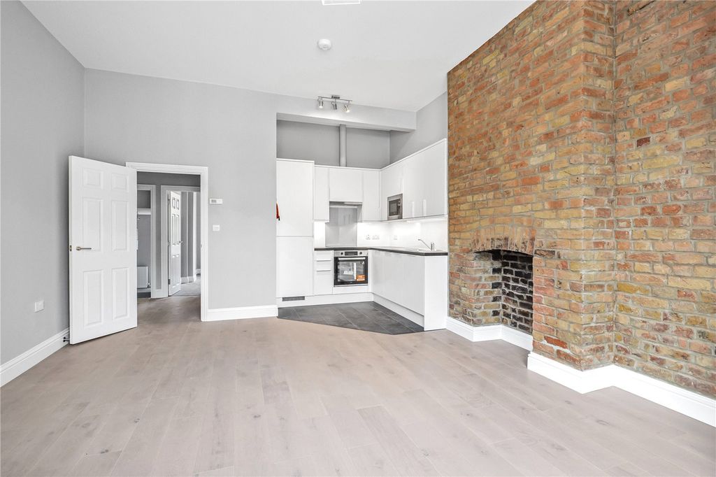 Property photo 3 of 19 Kitchen/Living Room