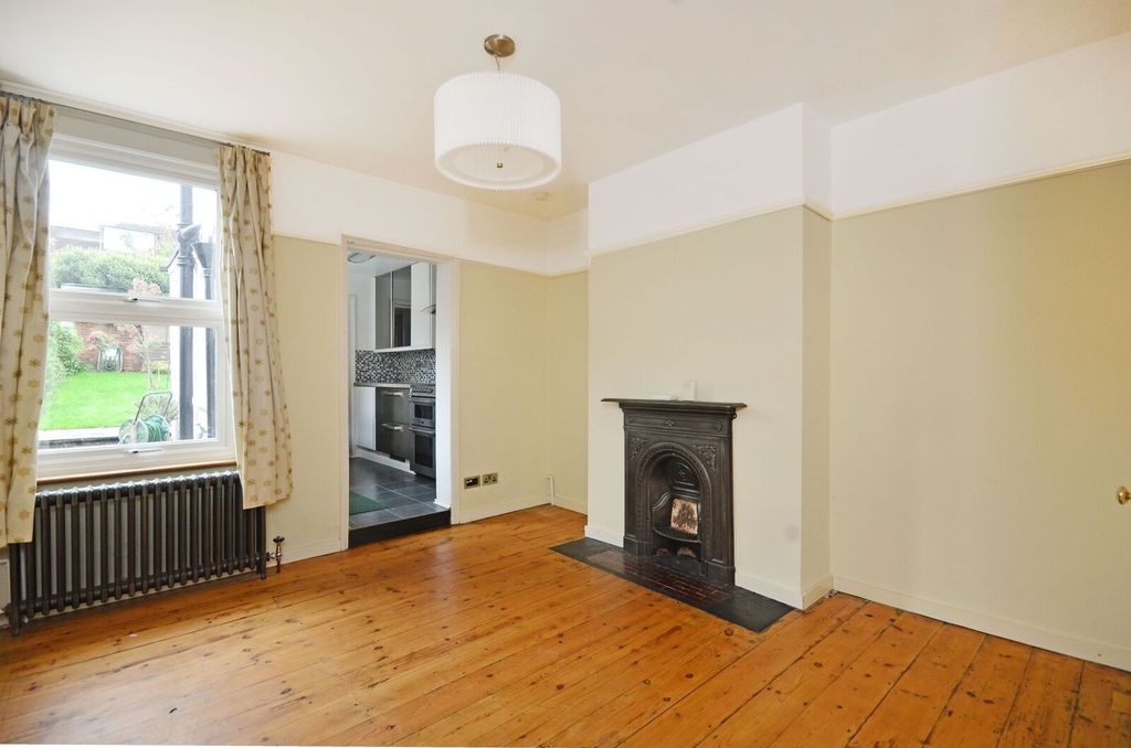 Property photo 1 of 9