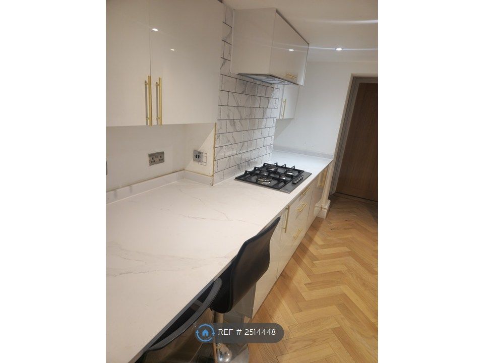 Property photo 1 of 6 Kitchen