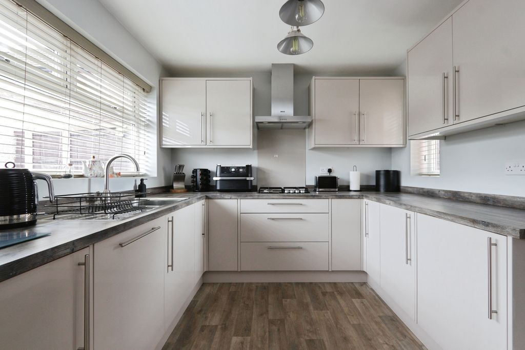 Property photo 2 of 20 Img_8360