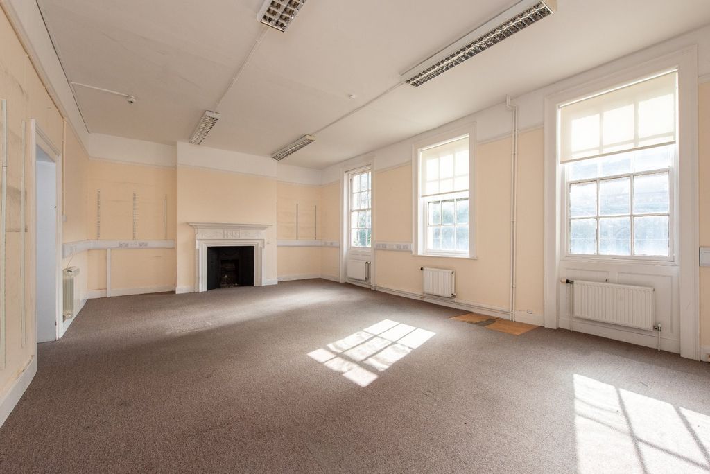 Property photo 2 of 10 Office