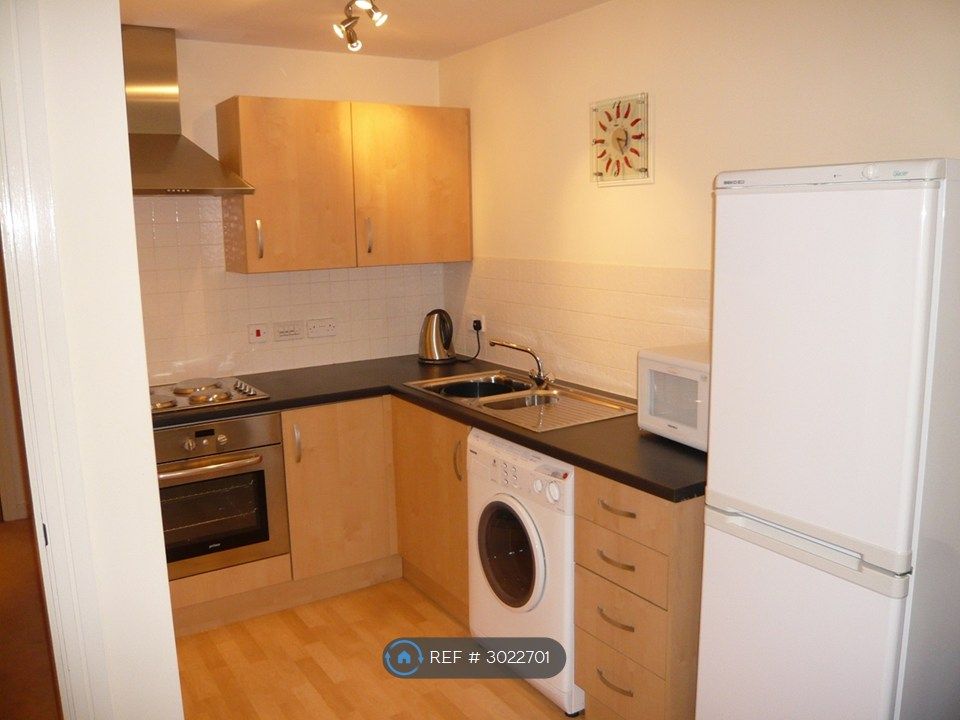 Property photo 3 of 6 Kitchen