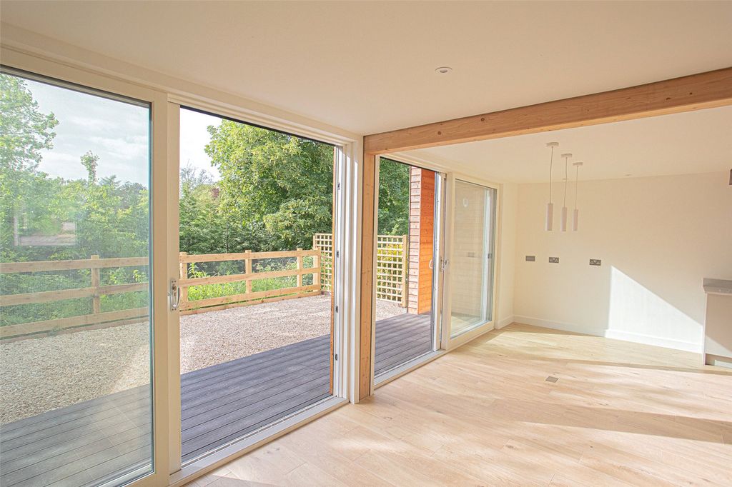 Property photo 2 of 22 Picture No. 49