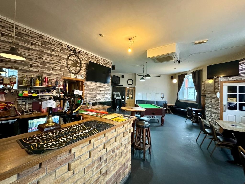 Property photo 2 of 35