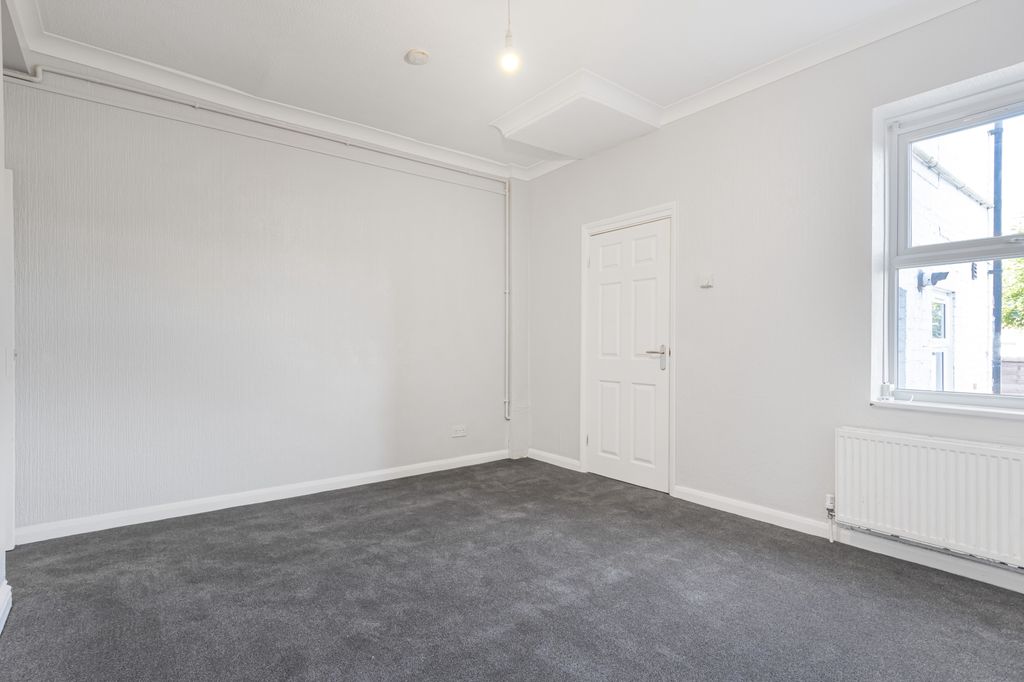 Property photo 2 of 11 Photo 7