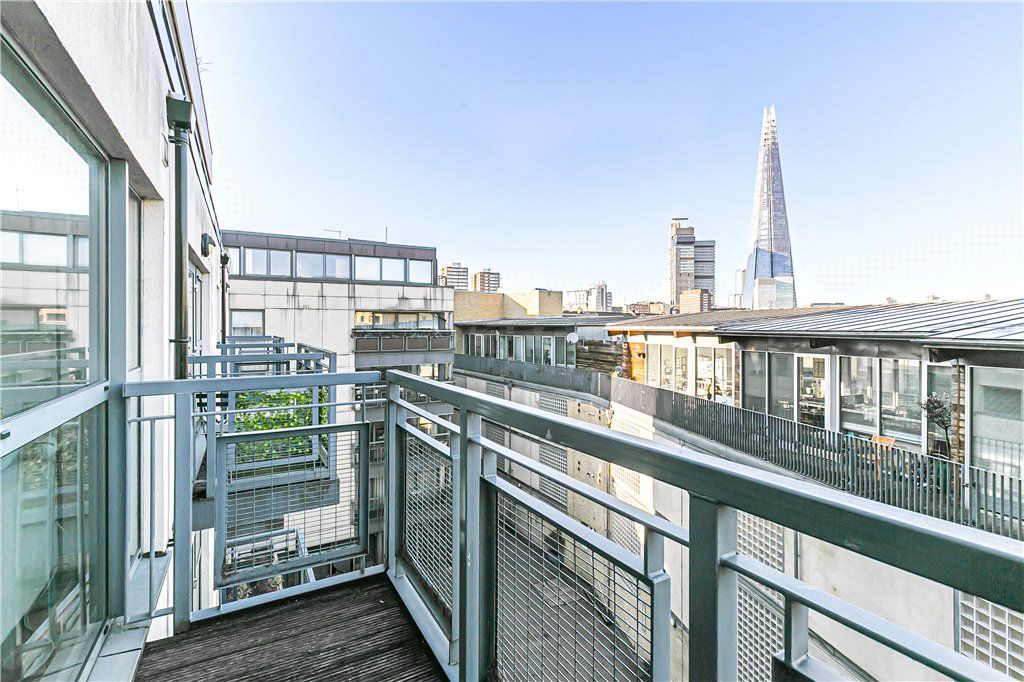 Property photo 2 of 11 Balcony