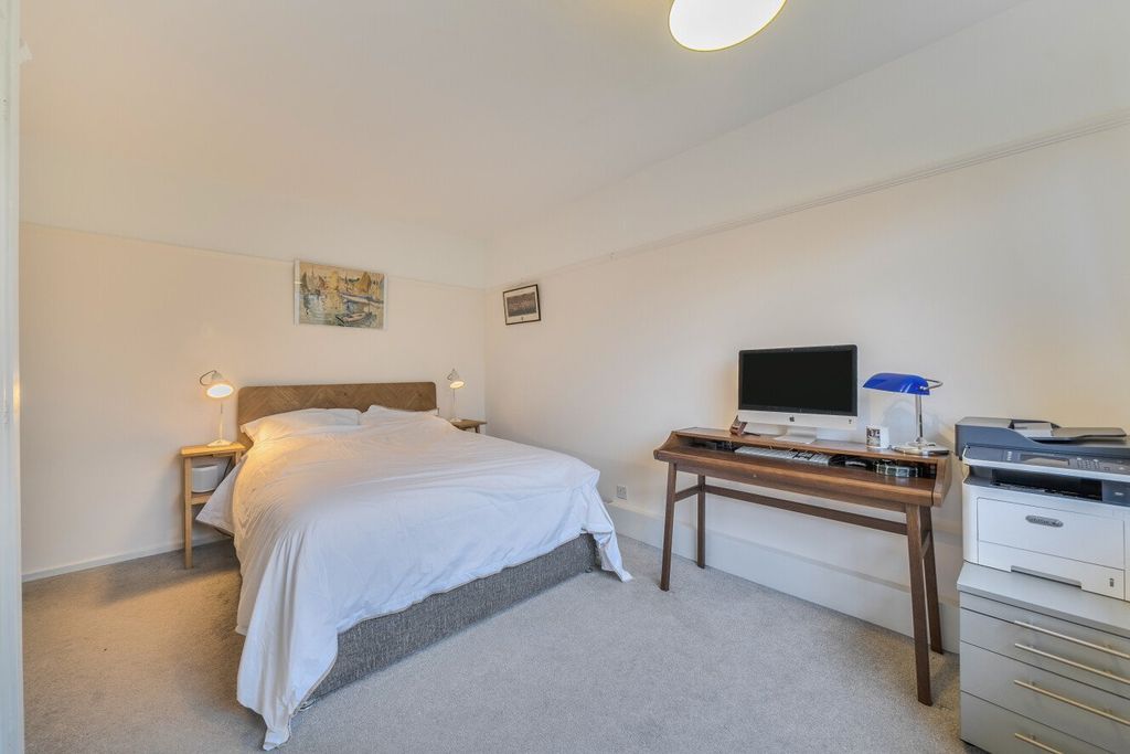 Property photo 2 of 17 Picture No. 18