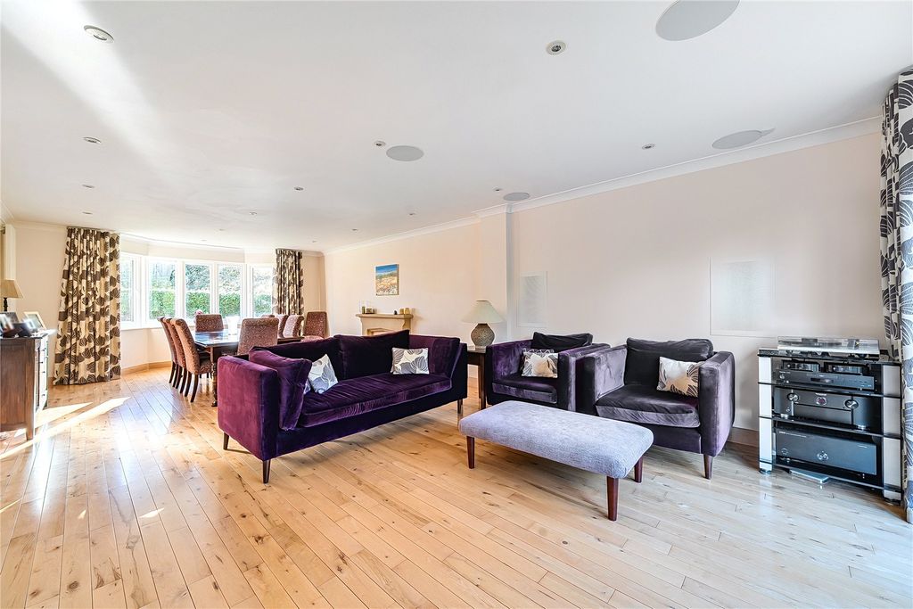 Property photo 2 of 17 Reception/Dining