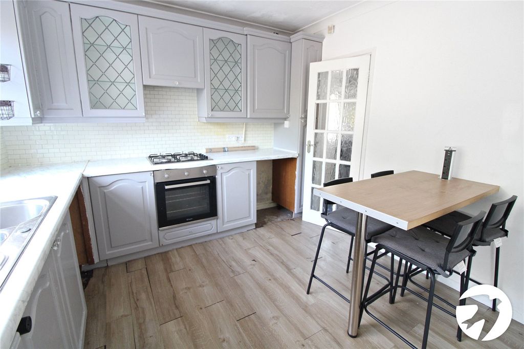 Property photo 3 of 16 Kitchen