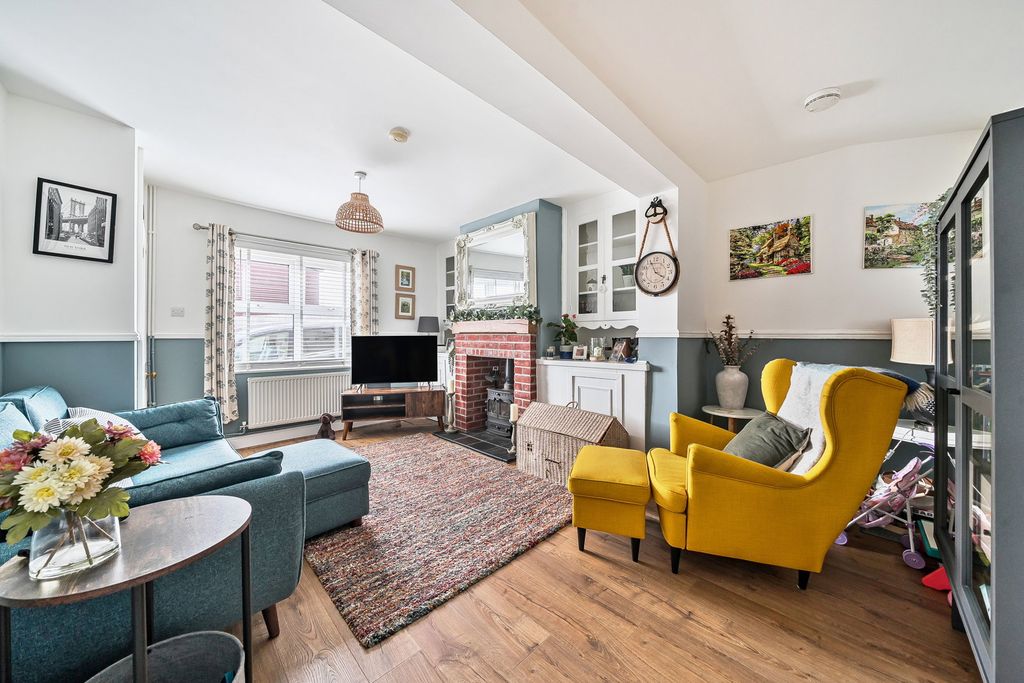 Property photo 2 of 23