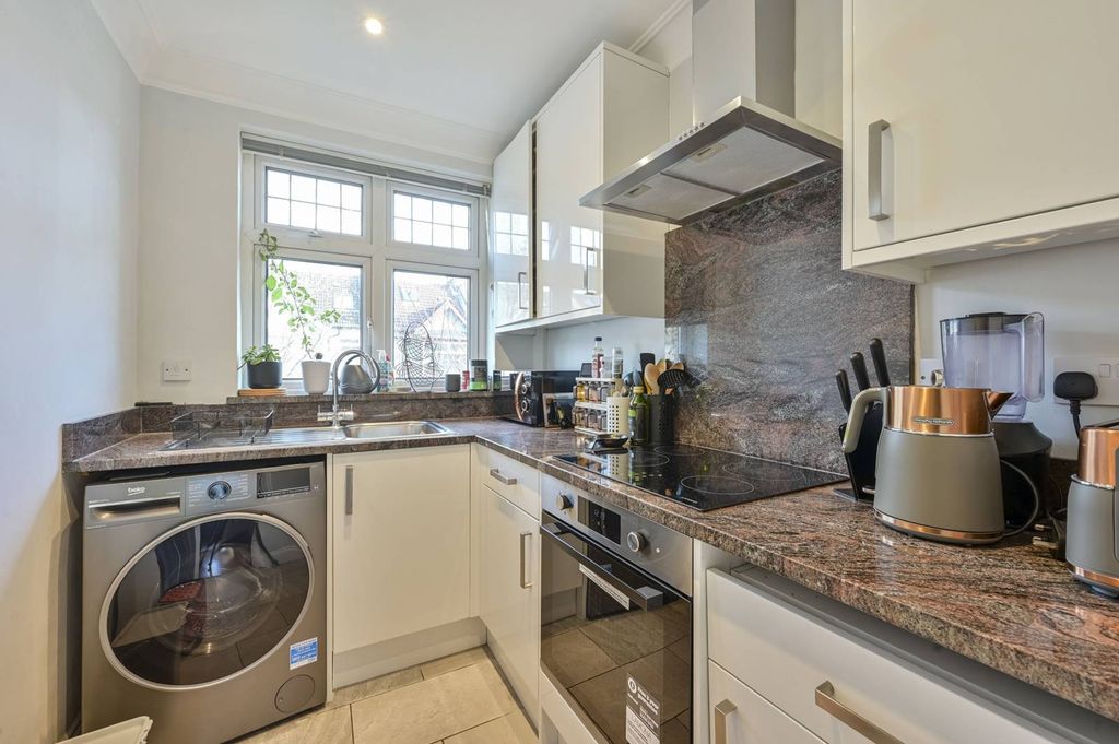 Property photo 3 of 5