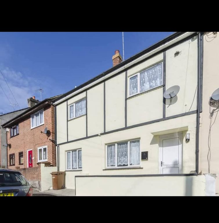 Property photo 1 of 3 6 Bed Semi-Detached House To Rent Albany Road, Chatham Me4