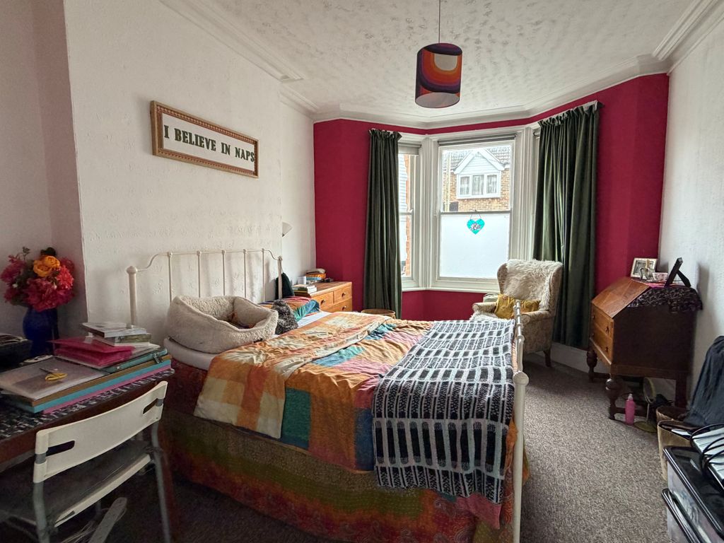 Property photo 3 of 7