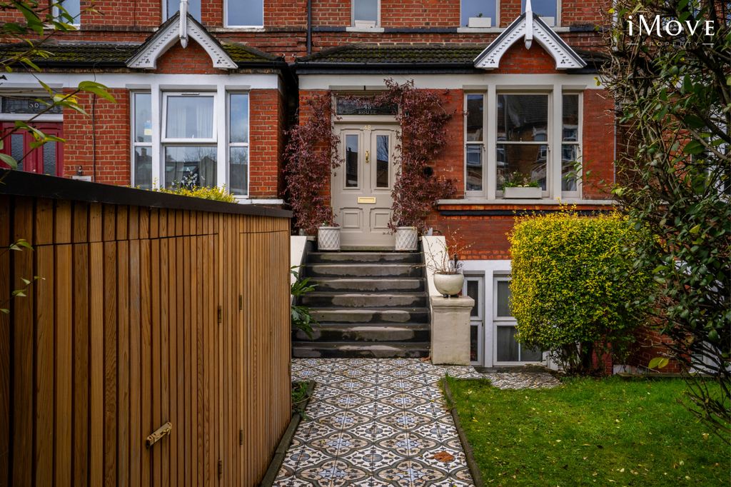 Property photo 2 of 31