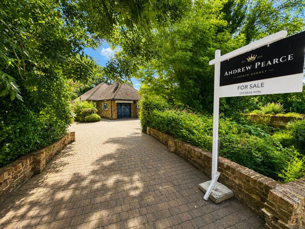 Property photo 2 of 13 5184892