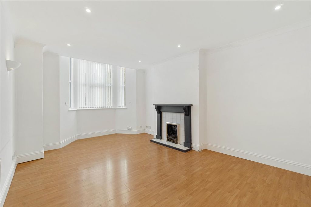 Property photo 2 of 6 02.Jpg