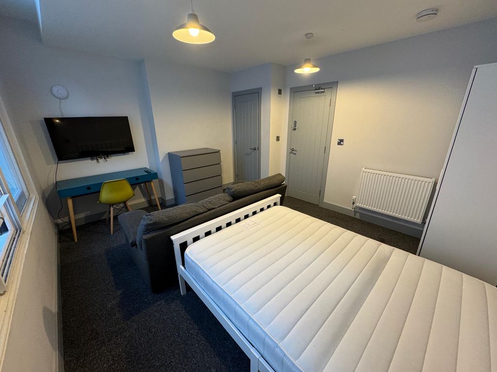 Property photo 2 of 9 Photo 1