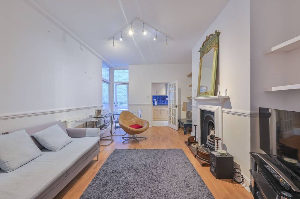 Property photo 2 of 13