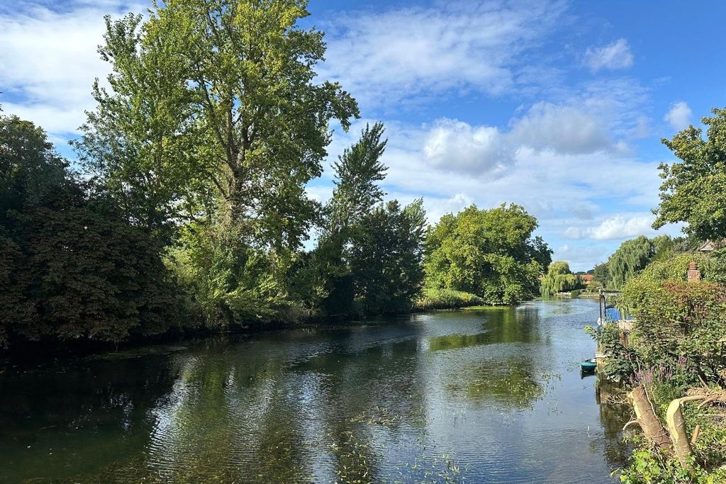 Property photo 2 of 14 Picture No. 20