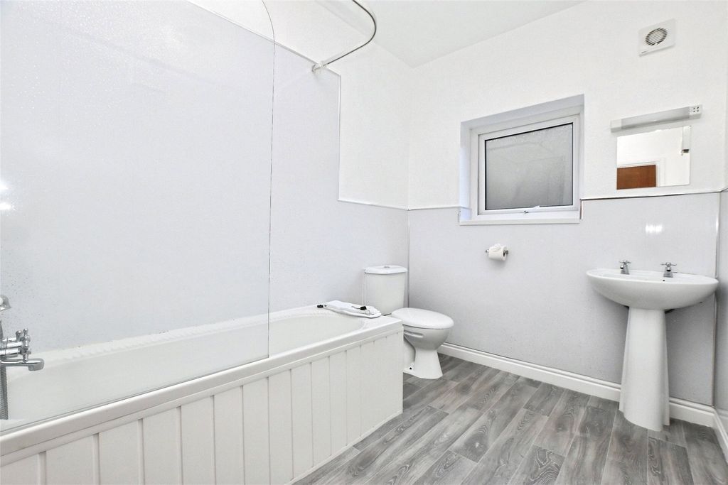 Property photo 2 of 19 Picture No. 02