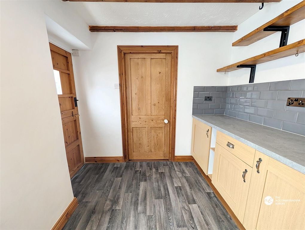 Property photo 3 of 21 Kitchen