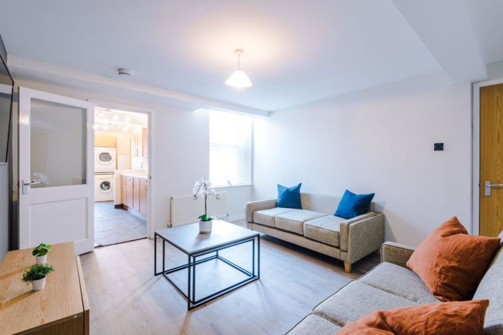 Property photo 1 of 17 97Cr - Living Area
