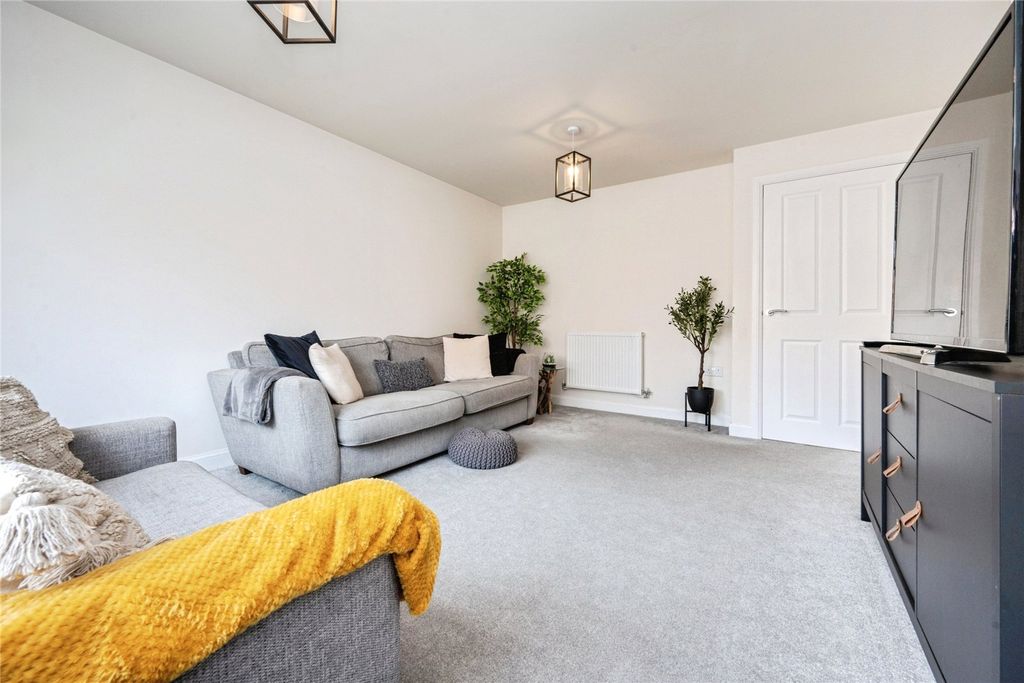 Property photo 3 of 18 Picture No. 24