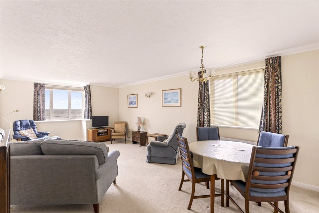 Property photo 2 of 18 Picture No. 05