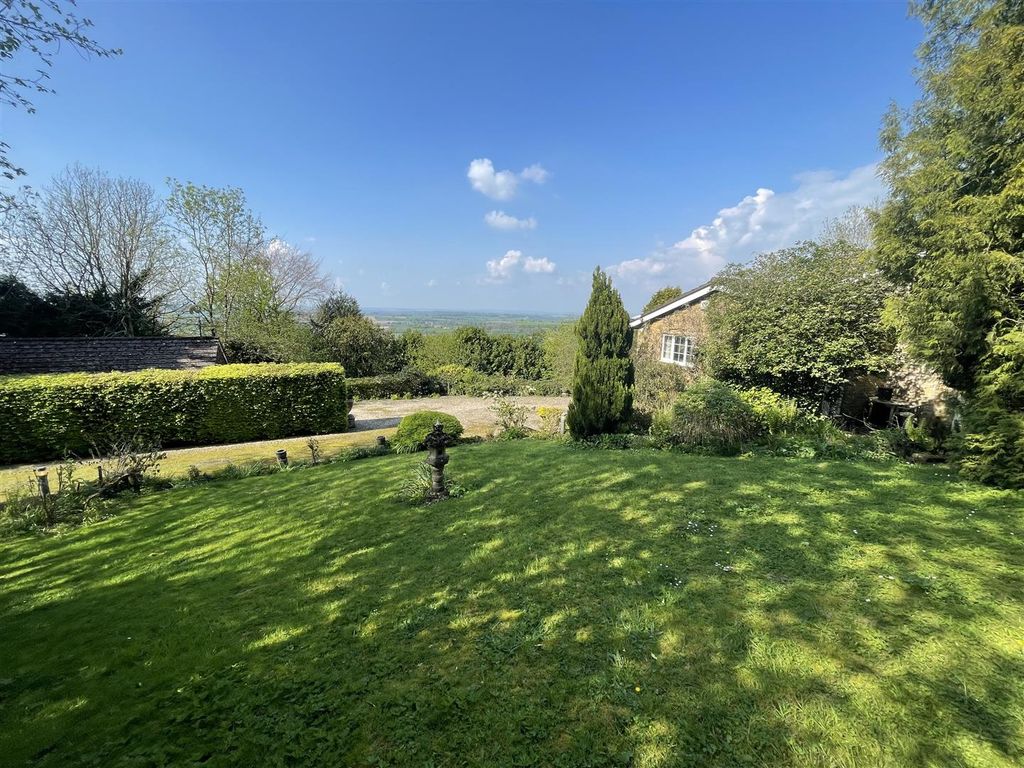 Property photo 2 of 16