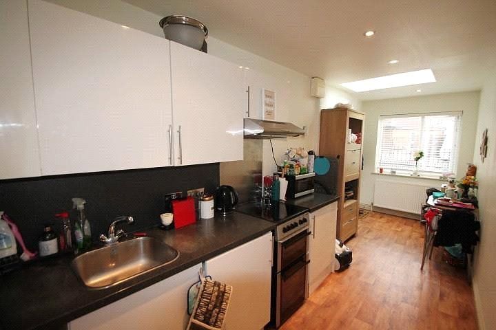 Property photo 2 of 5 Kitchen