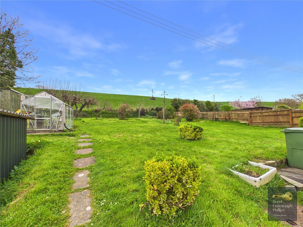 Property photo 2 of 30 Picture No. 14