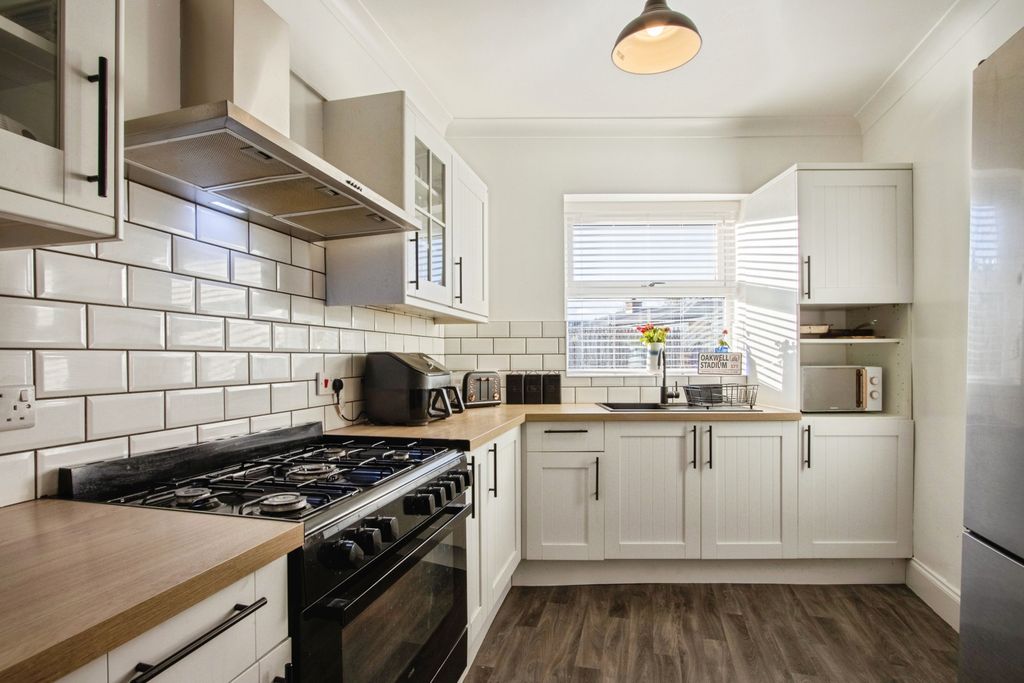 Property photo 2 of 15 Kitchen/Dining Room