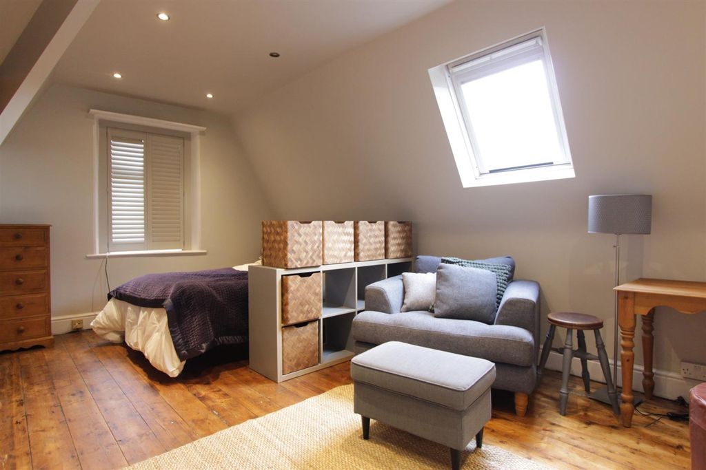 Property photo 1 of 11 Flat 1 Grange Crescent.Jpg