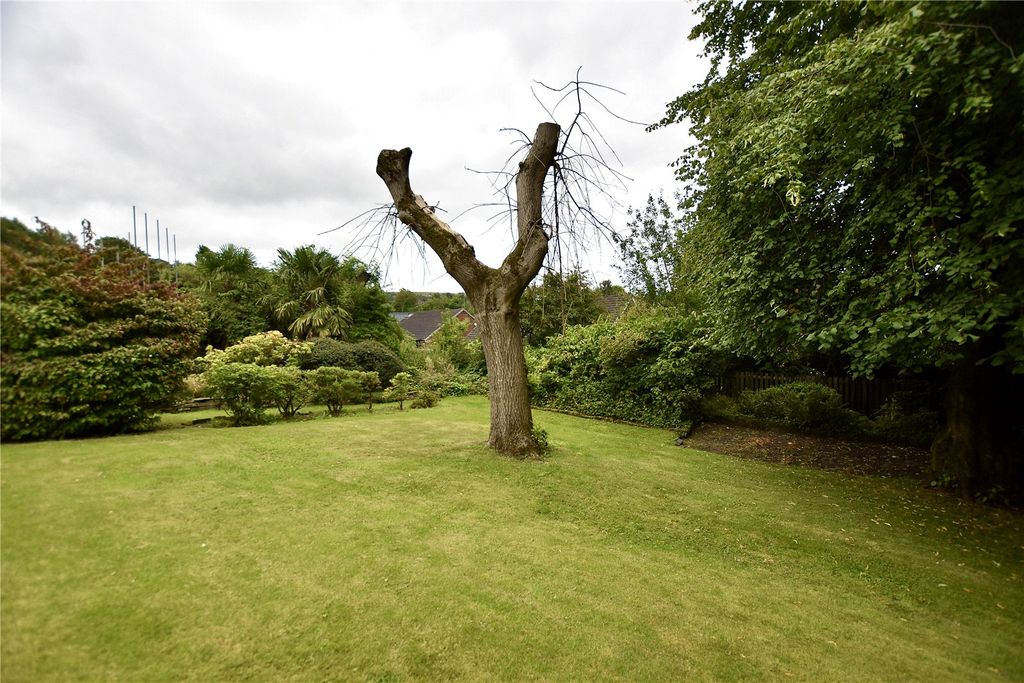 Additional image 4 of 5 bed semi-detached house for saleMilnrow Road, Shaw, Oldham, Greater Manchester OL2