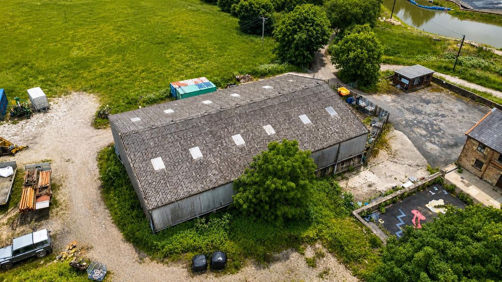 Property photo 3 of 6