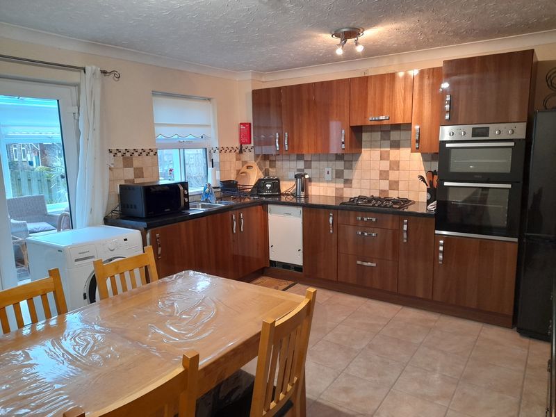 Property photo 3 of 9 Photo 4