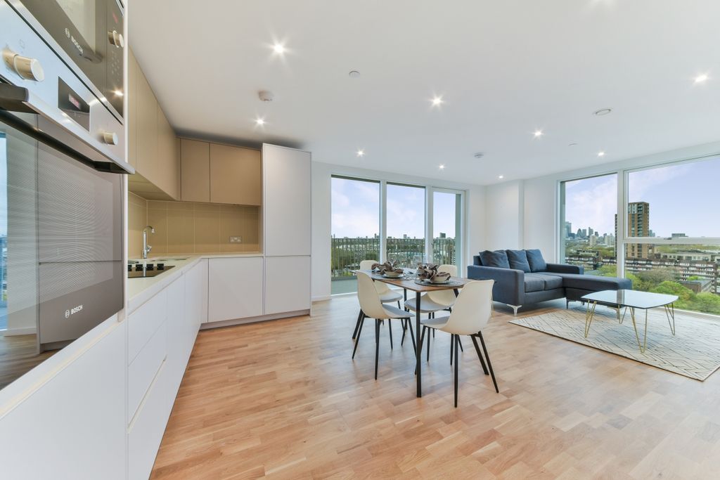 Property photo 3 of 9 Kitchen