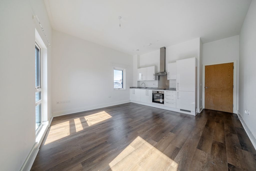 Property photo 3 of 10 20-6A030A71c90c3-...