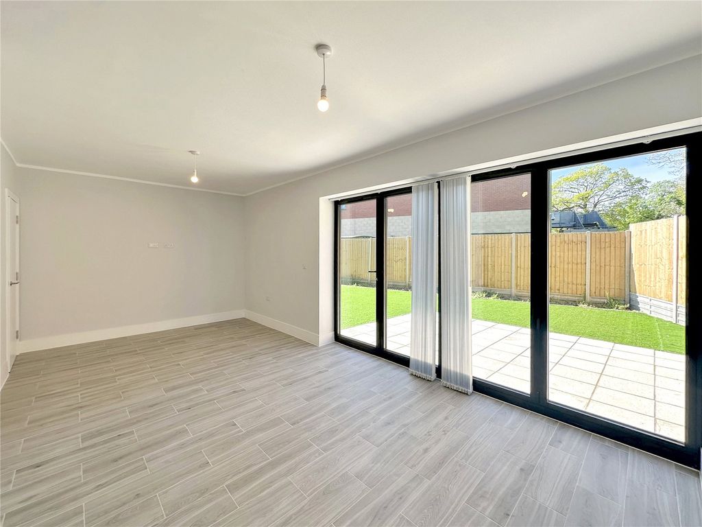 Property photo 2 of 13 Picture No. 10