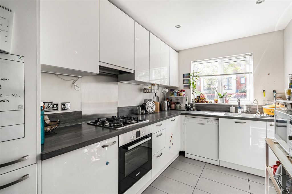 Property photo 3 of 19