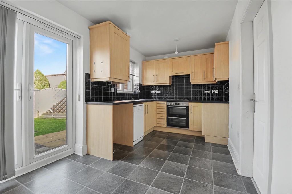 Property photo 3 of 15 Kitchen