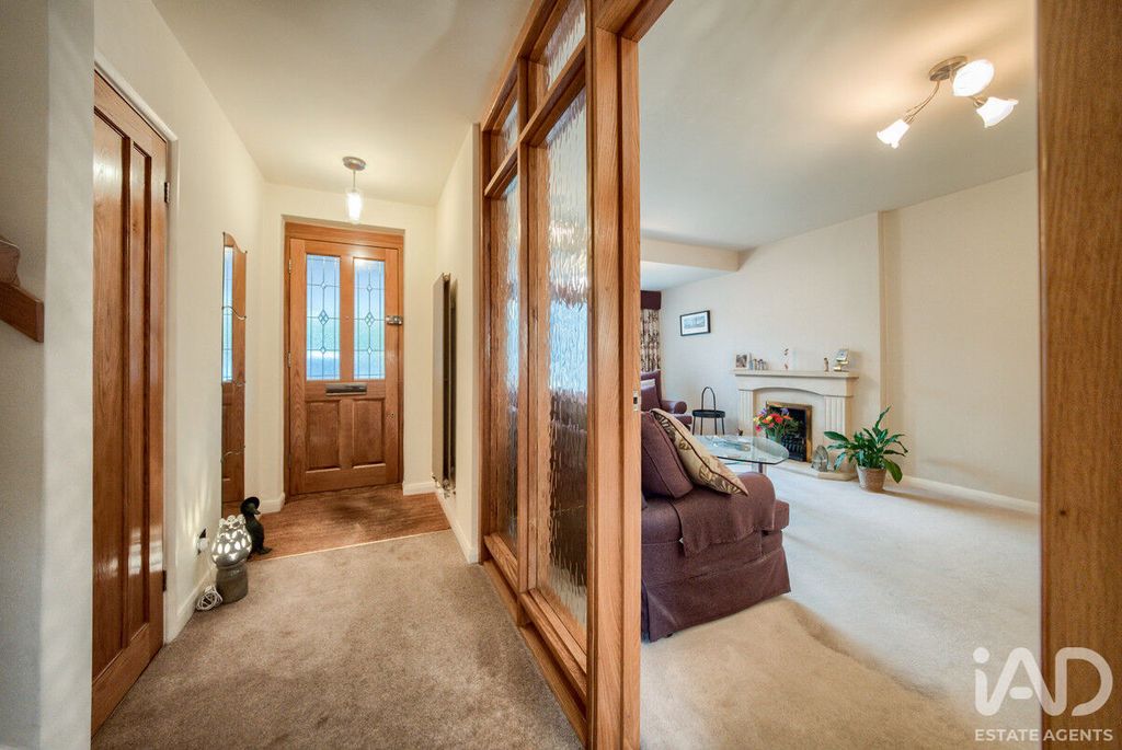 Property photo 3 of 21