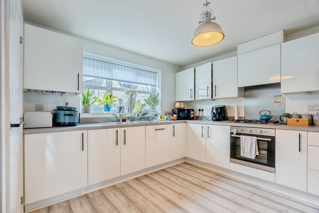 Property photo 2 of 17 Photo