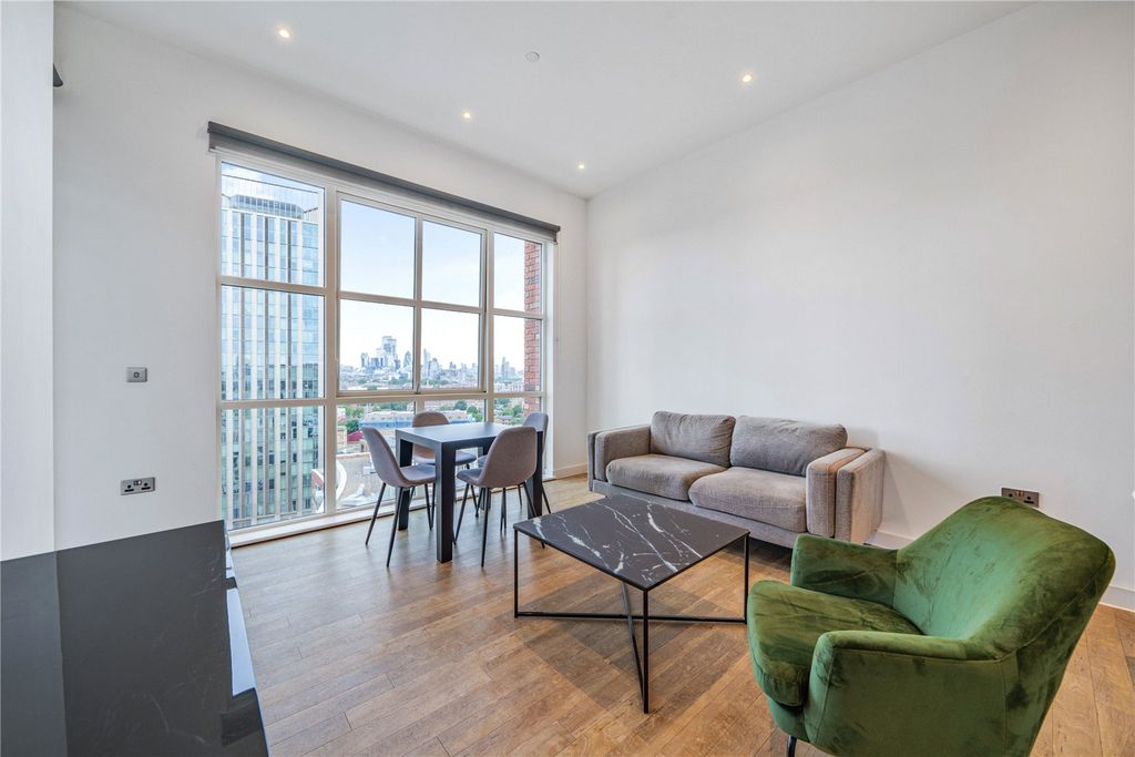 Property photo 2 of 26 Picture No. 11