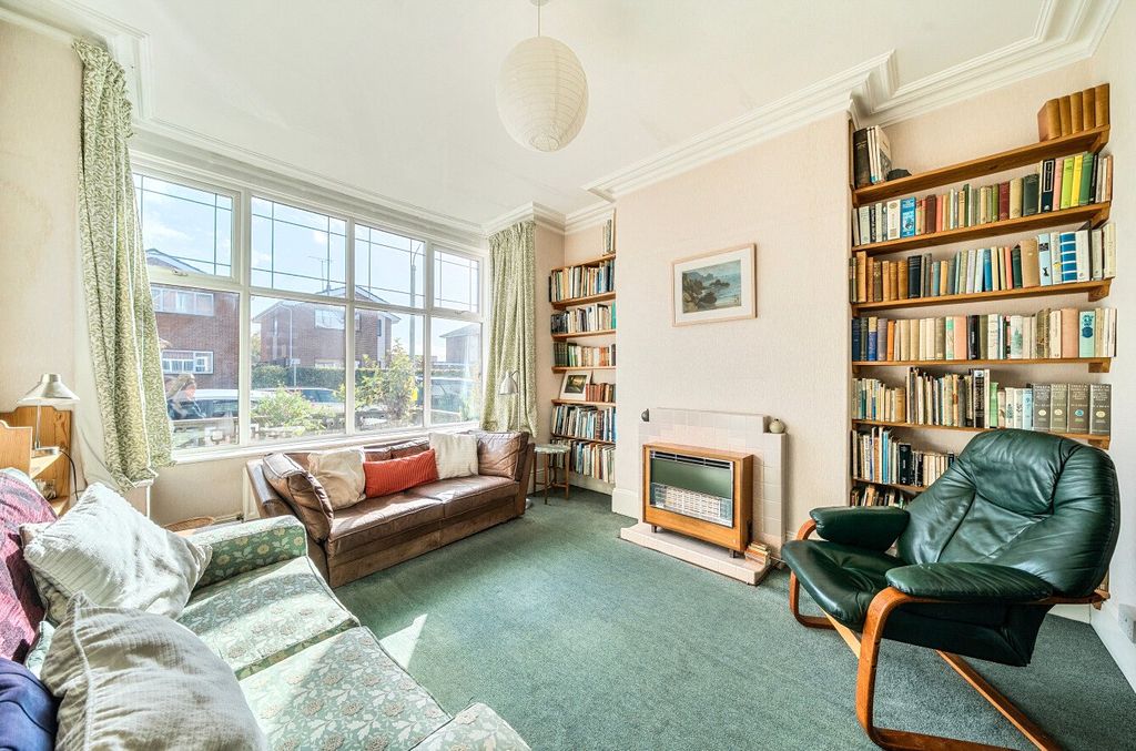 Property photo 2 of 11 Sitting Room