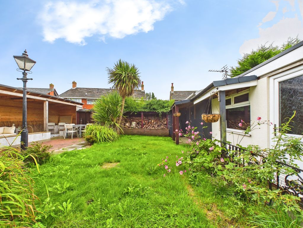 Property photo 2 of 33