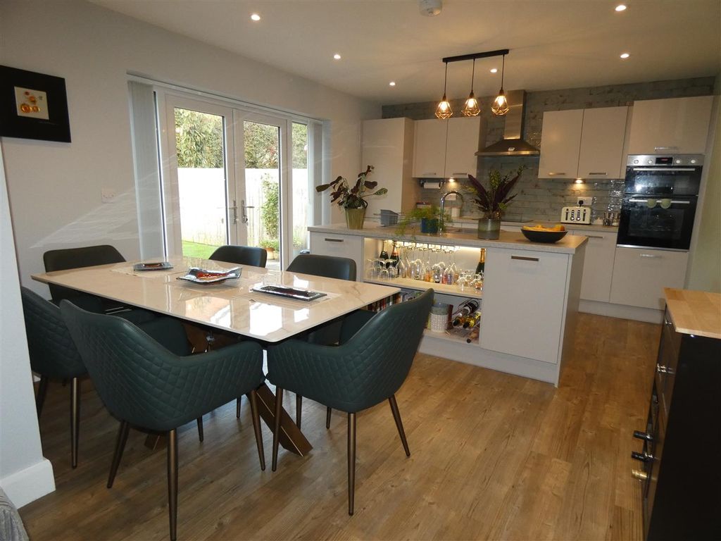 Property photo 1 of 29